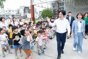 賴清德參訪海光幼兒園　喊讓年輕世代「敢婚、願生、樂養」