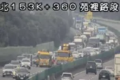 國3北向苑裡段大貨車翻覆　車體橫躺路面占2車道