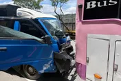 影/新北市「電動公車遭撞擊」！肇事女「嘴濺血腿骨折」