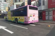 北市街頭噩耗！文山區公車撞倒女行人「當場輾死」