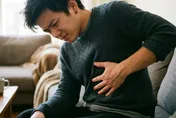 胃食道逆流夜夜報到？醫教「左側睡、床頭墊高」緩解