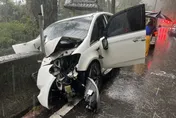 中橫下冰雹！婦開車「疑視線不清」自撞　母子3傷緊急送醫