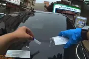 影/新竹男沒掛車牌還違規停車　警一驗...又是毒駕