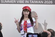 直擊/峮峮被爆秘戀小15歲男團成員！首露面回應緋聞　親揭擇偶底線：不犯法就好