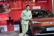 直擊/胡宇威當爸後首露面！聞陳庭妮懷孕傻住愣20秒　陪產忍不住哭了