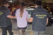 影/穿太辣很好認！三峽「黑絲車手」落網、挺著長腿進警局