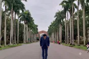 管中閔退休！椰林大道鞠躬感性告別　笑喊：沒雇主了