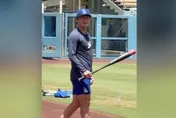 MLB/道奇二刀流+1？山本由伸練打　球直飛左外野看台