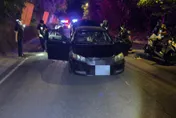 影/鶯歌毒蟲拒檢狂飆！警轟4槍破窗逮人　驚險畫面曝