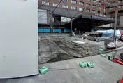 白海豚強風吹倒北市飯店施工圍籬　女子遭砸傷送醫