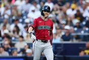 MLB/賽前女友驚喜獻唱國歌　卡仔爽秀沒收全壘打美技