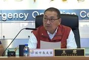白海豚傍晚6時最接近新北！侯友宜令「最高等級戒備」：北海岸防4米大浪