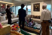 5千萬盲買名畫！黃崇仁家中客廳驚見「年輕版蒙娜麗莎」