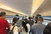 影/高鐵出事了「車廂內行動電源起火」！旅客嚇奔逃