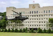 影/漢光42號天降阿帕契　陸軍攻擊直升機首降海巡署