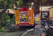 影/高雄「洗衣機爆炸釀透天厝大火」！一家人及時逃生
