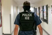 美移民官員將戴「電擊手套」？ICE採購計畫掀人權爭議