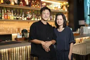 〈誰說我不在乎〉原唱高明駿結婚27年　返台甜蜜同框嬌妻公開好消息