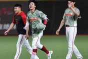 中職/劉俊緯再見安、味全龍站上龍頭　葉君璋：這樣也行？