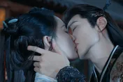 李沁激吻陳哲遠！霸氣喊「勝券在握」：能拍10萬種不同的吻