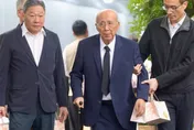88歲吳伯雄驚天一摔！台大醫院院長急扶　他自嘲：不知還能活多久