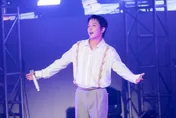 鄭容和挑戰火辣「震胸舞」流汗濕身　突拿球砸大螢幕原因曝光