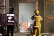影/高雄85大樓燒起來了！新飯店工地「午夜詭異狂燃」