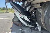 影/1秒奪命！苗栗汽修工騎車高速嵌入砂石車尾　頭顱變形亡