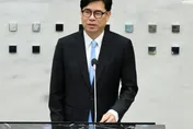 蔣萬安諷應「普發2萬」！陳其邁暗酸開砲：有錢人想著吃鮑魚、魚翅