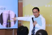 走路總是一拐一拐！15歲少年長短腿差16公分成功矯正