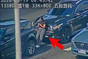 國道1號五股追撞事故！女駕駛站兩車中間滑手機引熱議