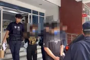 影/涉槍、毒案判9年通緝男帶女友逃亡　睡夢中遭警攻堅落網