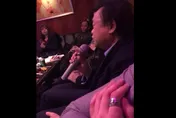 王世堅KTV爽翻嗨唱影片流出！《第六感生死戀》英文歌祝七夕快樂