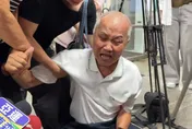 土城男當街砍死妻、小姨子竟判無期！岳父法院門口哭癱：害死我兩個女兒竟然不用死