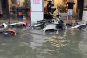 不斷更新/恐有更劇烈強降雨！高雄市政府宣布8/23停班停課