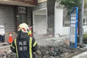 影/桃園中正路施工！疑管線破裂氣爆　48歲男燒燙傷送醫