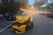 1800萬法拉利失控連撞5車全毀　車主剛買忍痛報廢