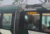 南部淹水警戒「高雄輕軌出事」！載客列車遭斷樹砸中