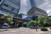 北市微風南山「有人掉下來了」！女子「雙腿全斷手骨折」搶救中