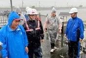 降雨量驚人高雄連2天停班課！陳其邁喊話市民：盡量別出門