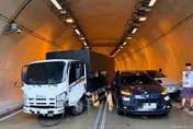 蘇花改蘇澳隧道4車連環追撞！小客車被撞變形　幸無人受傷
