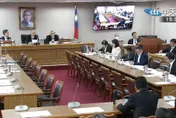 協商1小時仍無共識！無人載具條例朝野僵局　韓國瑜宣布明日表決