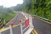 邊坡遭豪雨沖刷！柴山大路下陷　「高雄阿朗壹」緊急封路