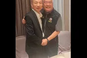震撼！韓國瑜相擁季麟連　合照曝光「只等那信號一亮」