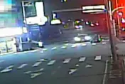 台中1歲童深夜抽搐！父母攔警求助　5分鐘火速送醫