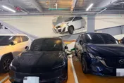 影/宛如3D壁畫！中壢停車場42歲男撞穿「掛牆上」波及3車