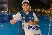 藍營北市新人競選海報遭破壞　陳冠安不退縮：你撕我再貼