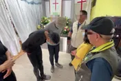 影/南投泛舟2獲救者「奔靈堂落淚鞠躬道歉」