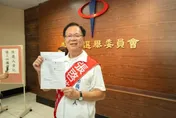 完成嘉義市長登記！張啓楷邀辯論「三問王美惠」：跳票立委憑啥選市長？