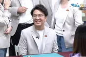 沈伯洋巧遇握手認親！連勝文驚呼「學弟」：害我不好意思批評
